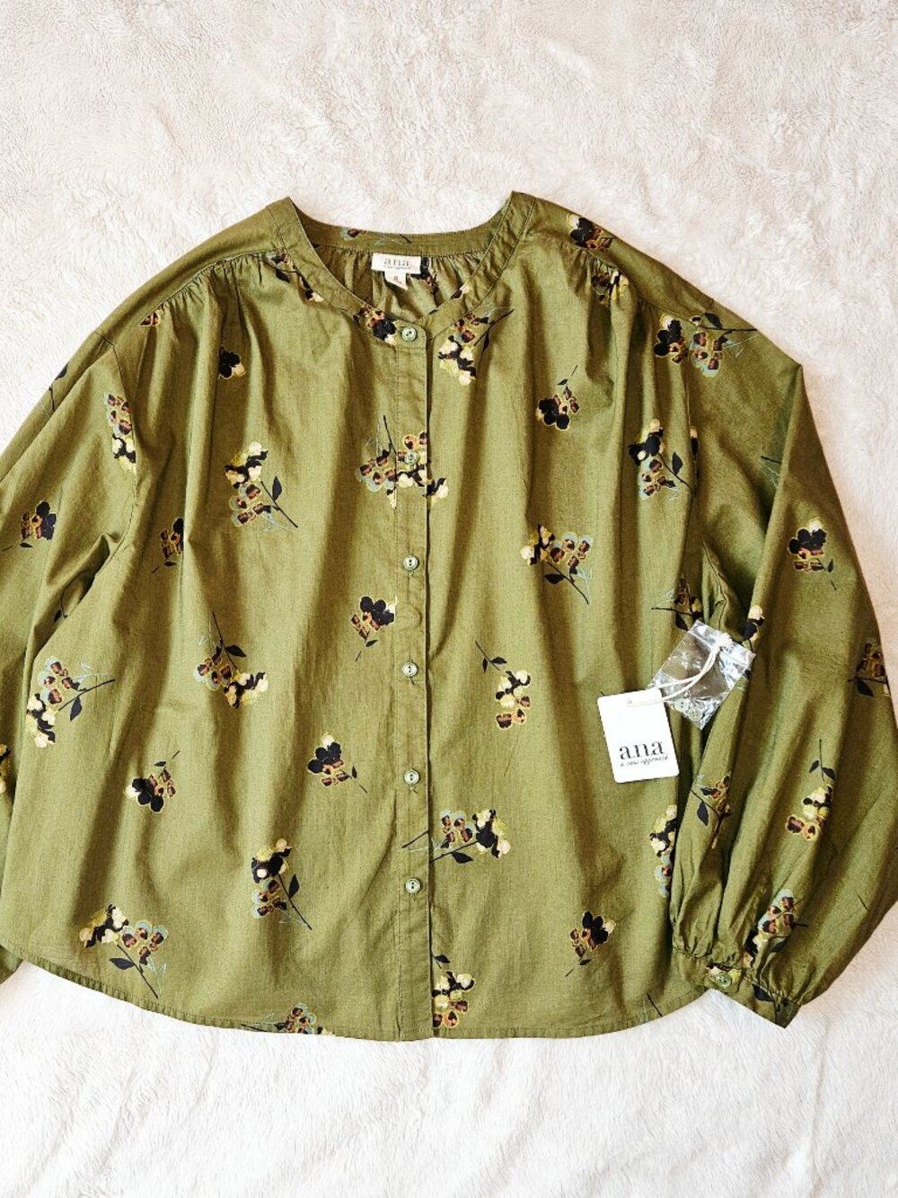 NWT a.n.a A New Approach Olive Green Floral Button-front Blouse Plus Size 1X